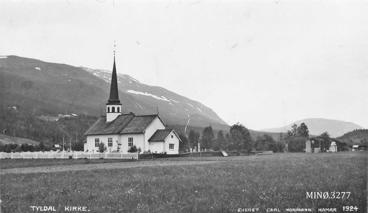 Tylldal kirke (Postkort). 