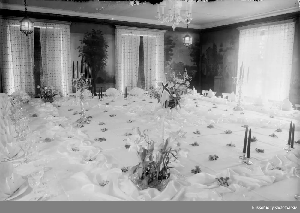 Interiør fra Glatved Hotel
Stort festbord