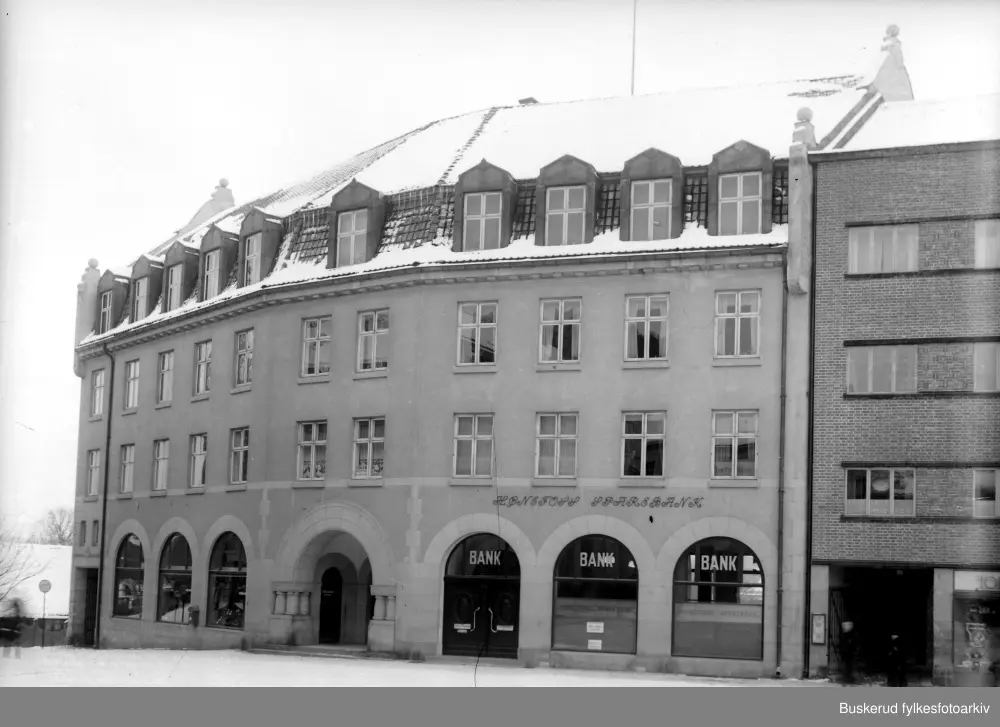 Hønefoss sparebank på S. Torv