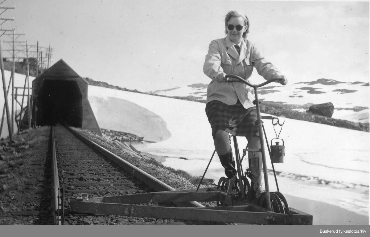 Ved FinseOlava Brenningen fra vestre Ådal på dressin