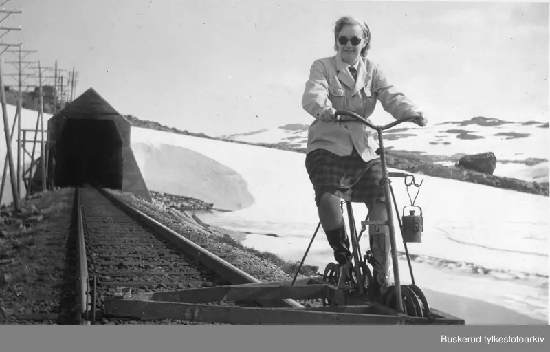 Ved FinseOlava Brenningen fra vestre Ådal på dressin