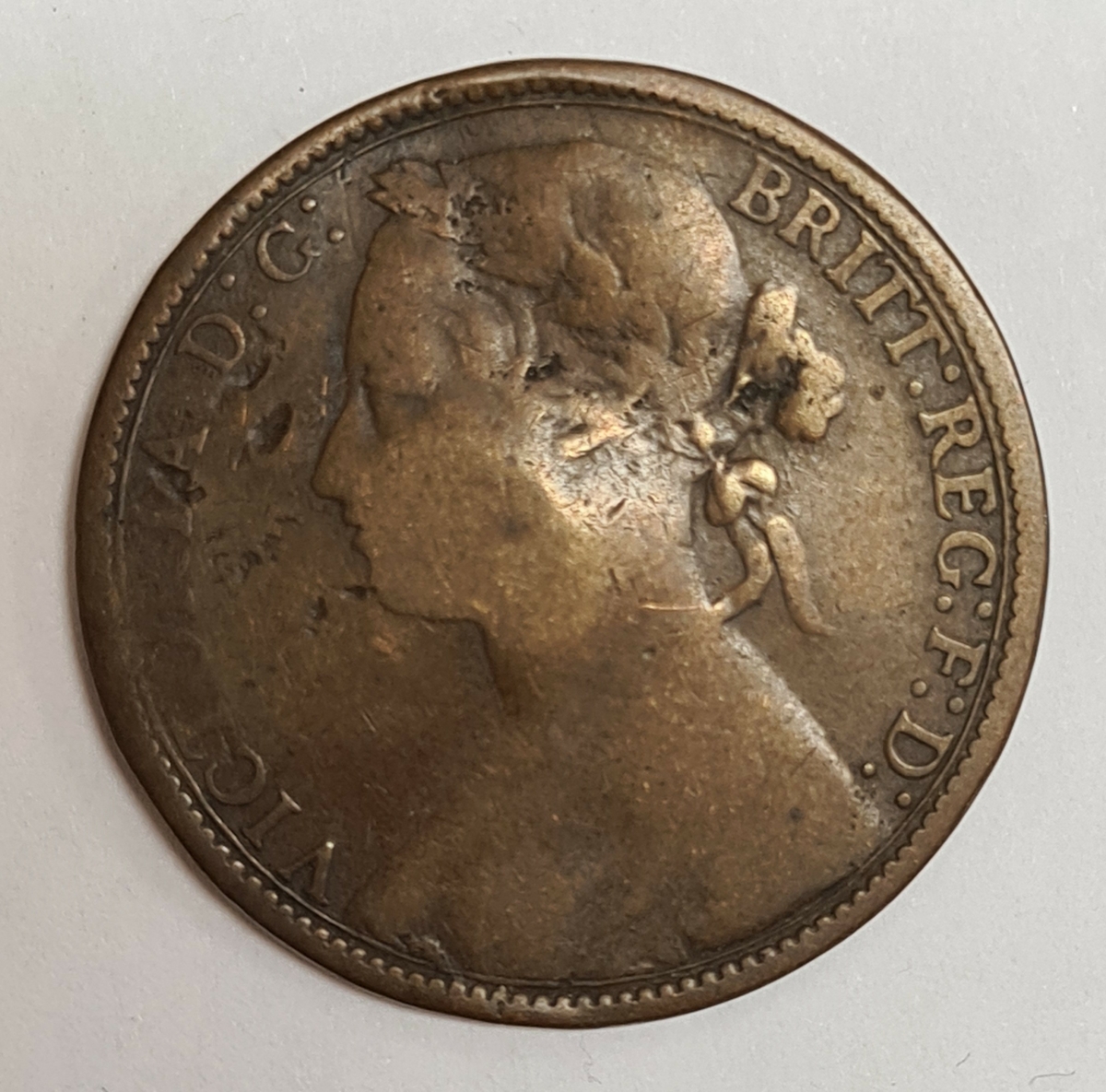 5 mynt från Storbritanien.
1 Penny, 1860
1 Penny, 1861
1 Penny, 1862
1 Penny, 1876
1 Penny, 1889