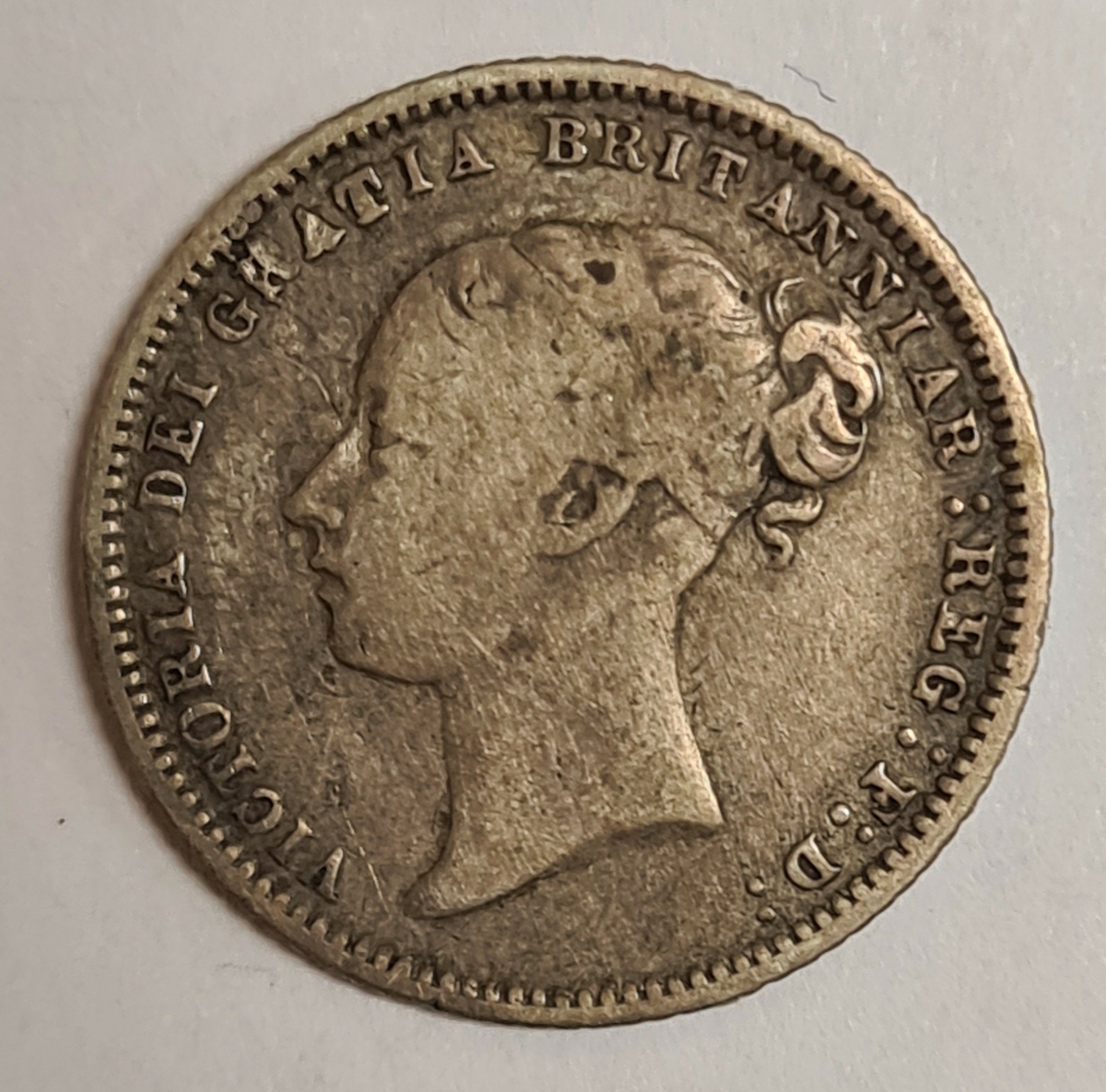 3 mynt från Storbritanien.
6 Pence, 1866
6 Pence, 1853
6 Pence, 1872