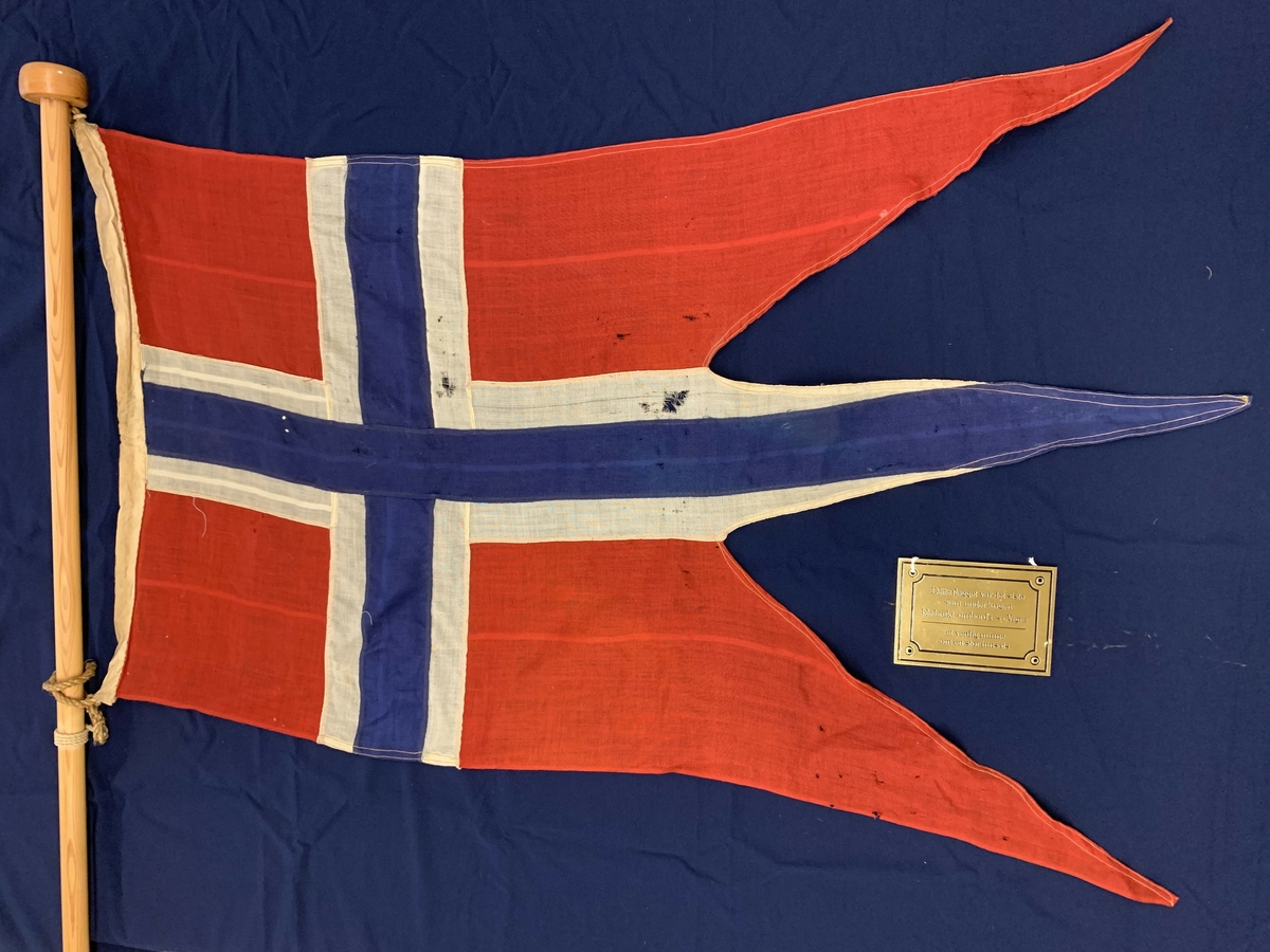 Det norske flagget med splitt. 