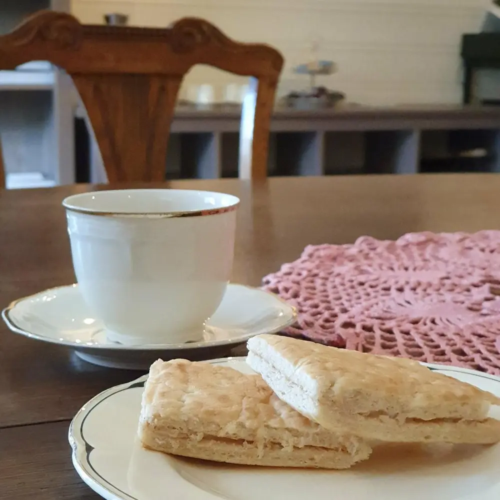 Kaffi og lefse i kafeen