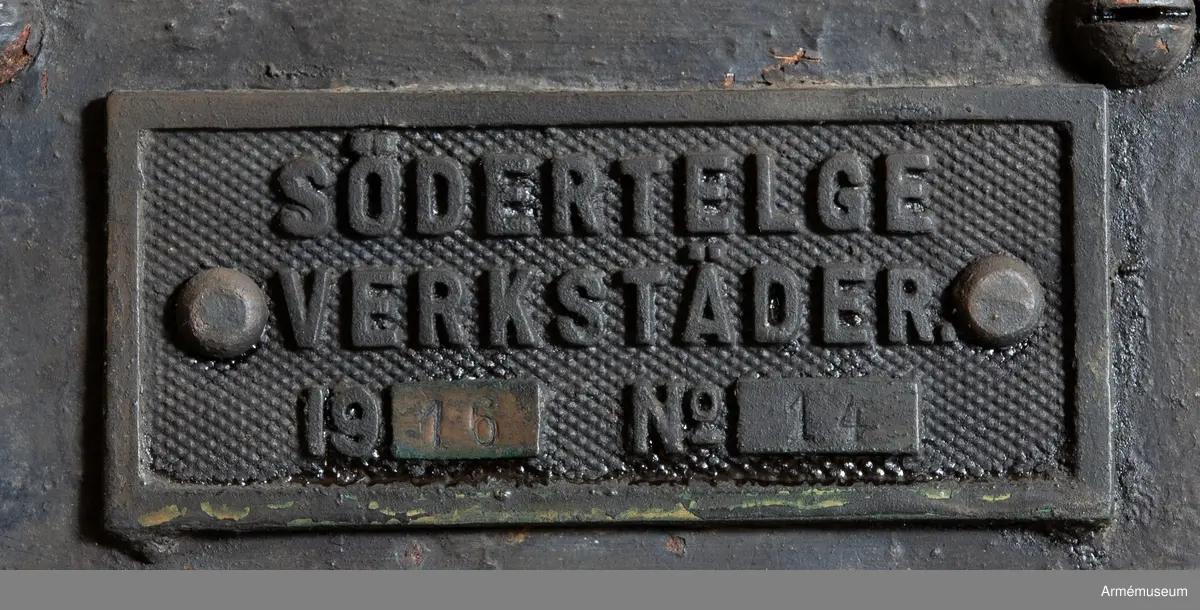 Grupp  I III.
Fältbakugn nr 2 tillverkad i Södertälje 1916 med föreställare nr 14, med tillbehör.
Märkt "12 FÖRPL. KOMP. 1. Bagerikadern. FÄLTBAKUGN No 2".