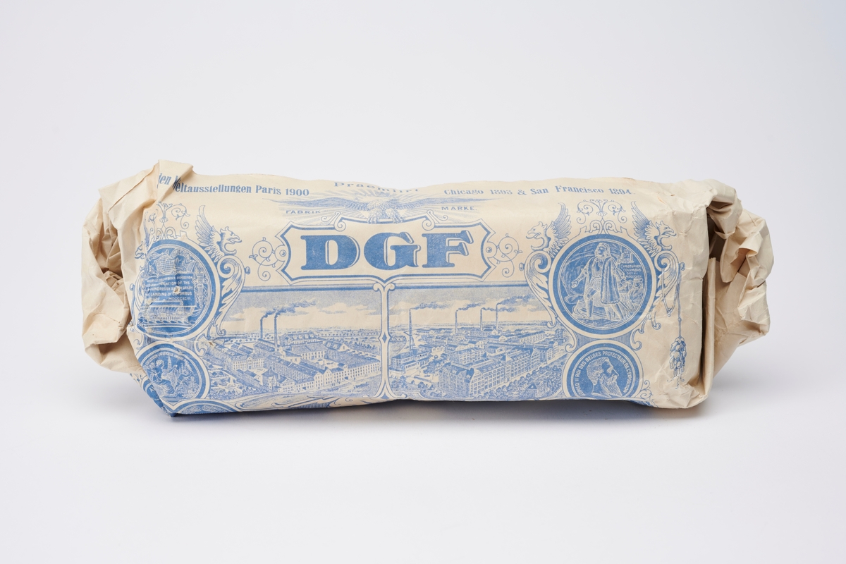 Rågelatin av høy kvalitet i originalpapir fra Deutsche Gelatine-Fabriken. Pakken tilhørte arkitekt Hans Grendahl (1877-1957). Denne typen gelatin ble ofte brukt til å lage emulsjon.