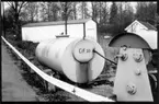 Vägstation F5, Unnaryd, färjeläget Bolmsö. Drivmedelscistern, märkt 