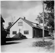 Vägstation T1, Pålsboda.  Garage- och kontorsbyggnad. Ingång från gaveln till kontoret.