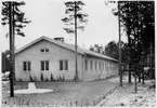 Vägstation AC4, Vännäs. Vägstationens huvudbyggnad (baksidan). Verkstadsdelen närmast. Förråd, kontor och garage i byggnaden.