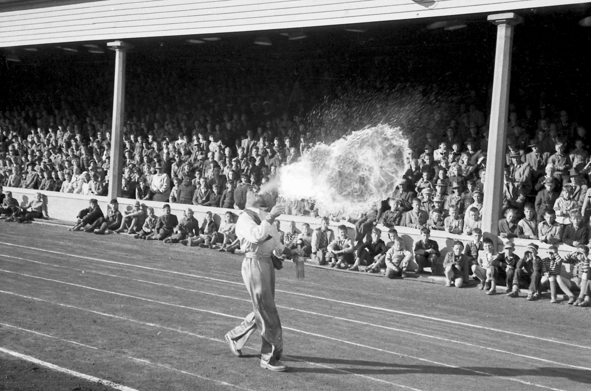 Journalistenes og sirkusartistenes fotballkamp