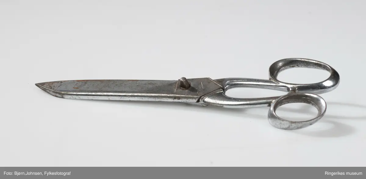 Stor og kraftig metallsaks