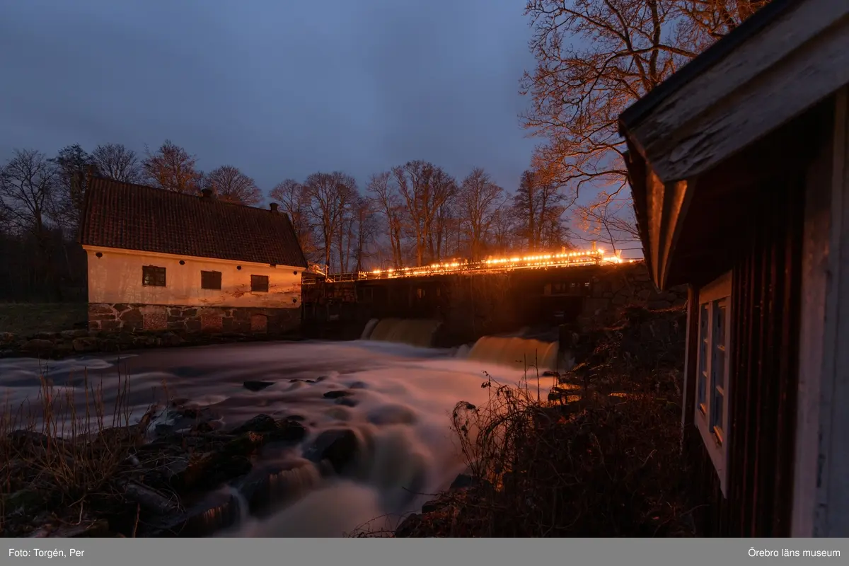 Ljusmanifestation mot rivningen av Järle kvarndamm 10 december 2020.