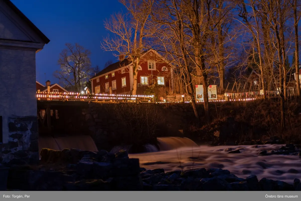 Ljusmanifestation mot rivningen av Järle kvarndamm 10 december 2020.