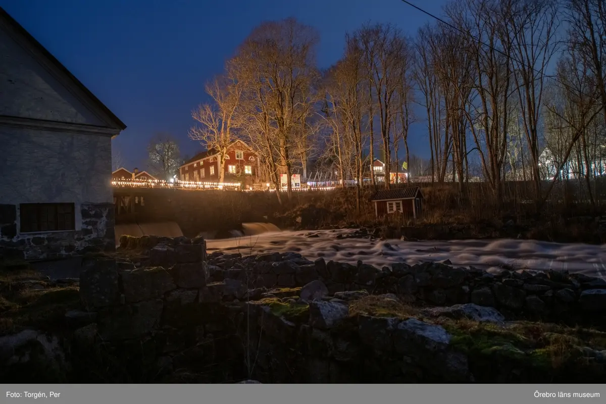 Ljusmanifestation mot rivningen av Järle kvarndamm 10 december 2020.