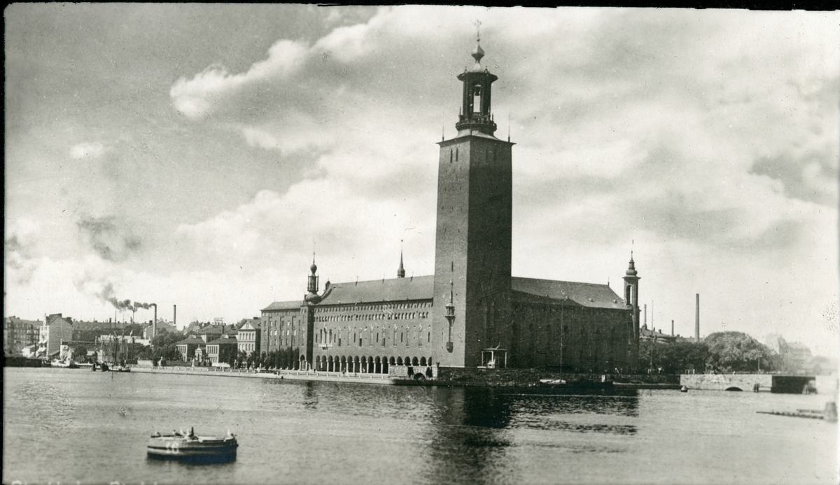 Stadshuset i Stockholm. Antagelig et postkort kjøpt under Mimi, Nini og Westye P. Egebergs reise dit i 1925.