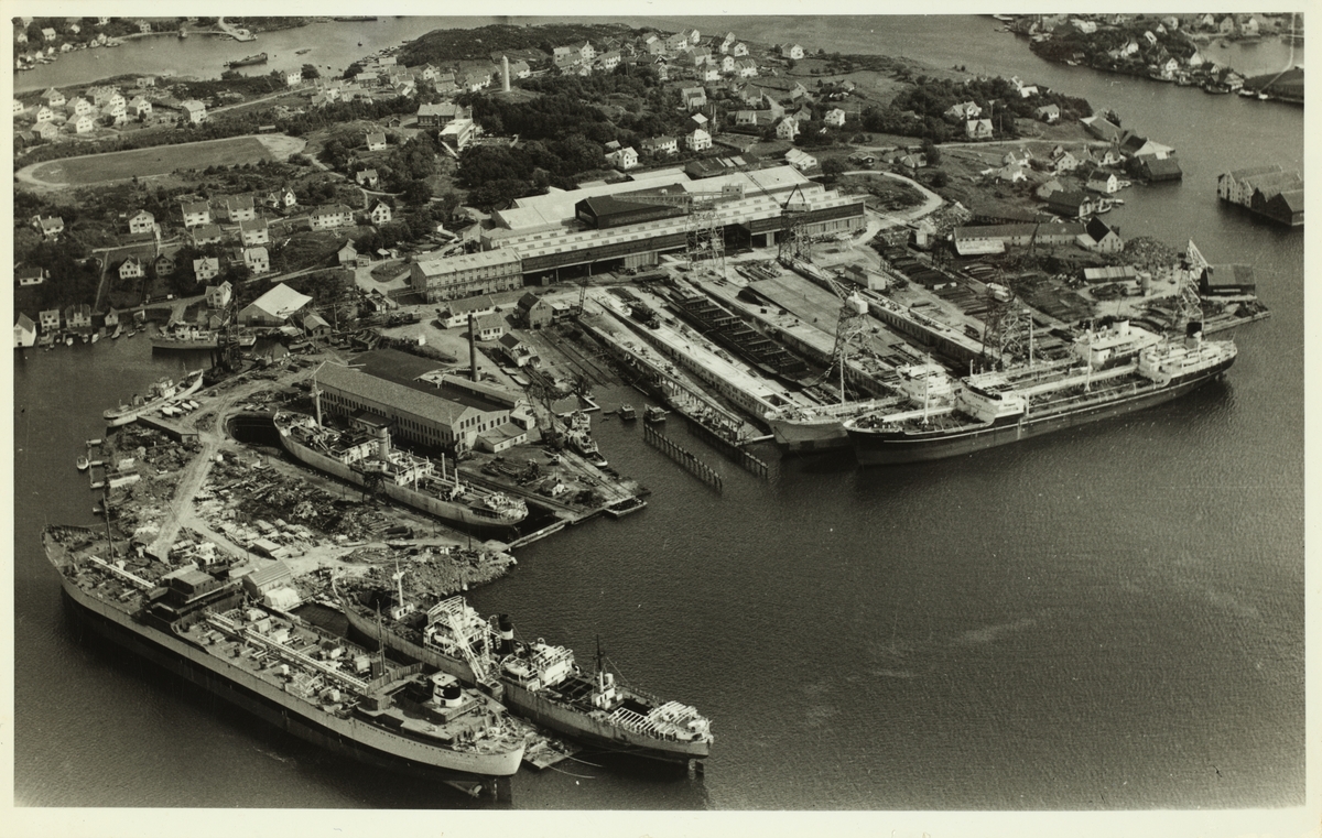 Flyfoto over Rosenberg Mekaniske Verksted i Stavanger. 