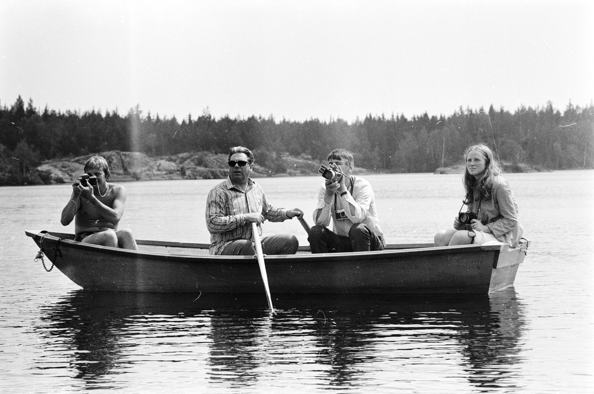 "Hushållningssällskapet i B-län tar över Fyrväpplingen", Bladåkers socken, Uppland, juli 1972