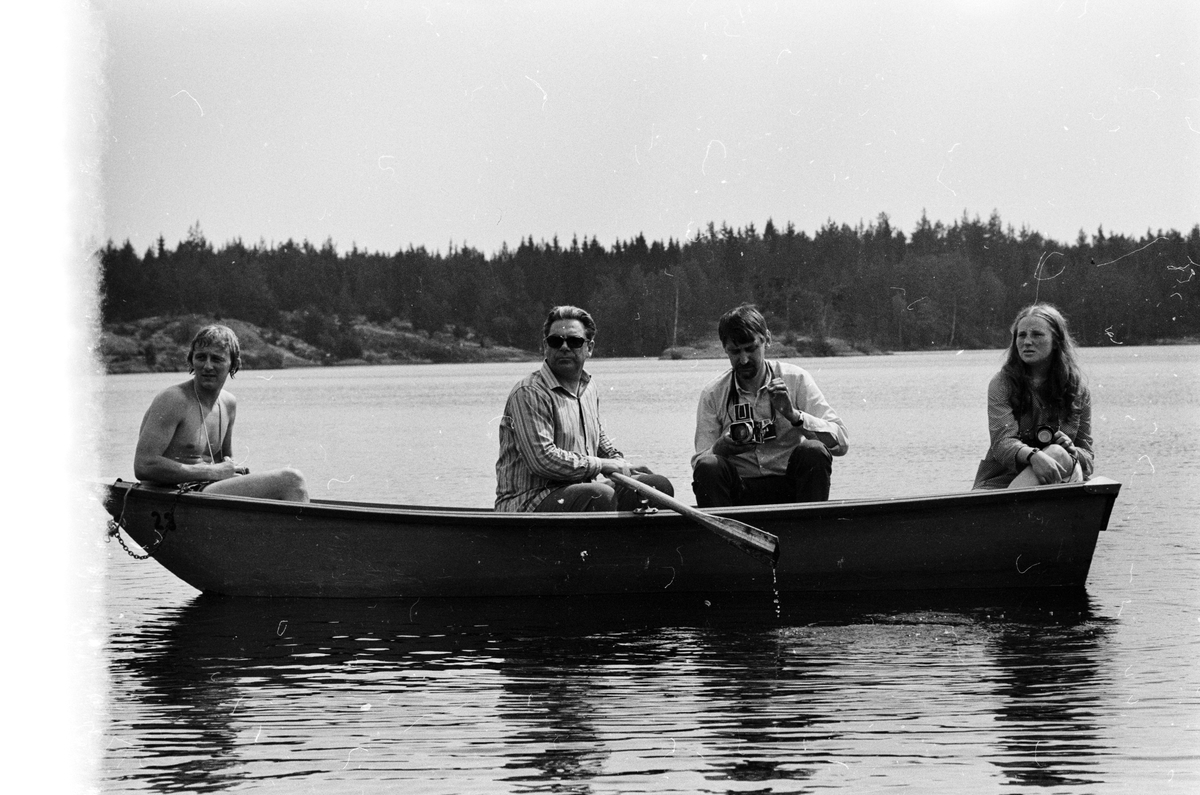 "Hushållningssällskapet i B-län tar över Fyrväpplingen", Bladåkers socken, Uppland, juli 1972