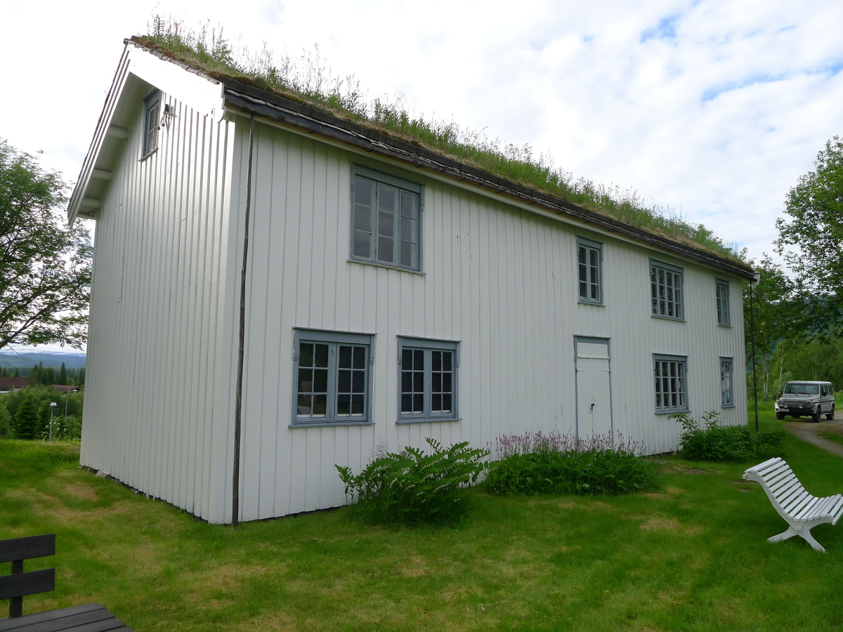 Huset er bygd i 2 omganger, i 1750 og 1814.