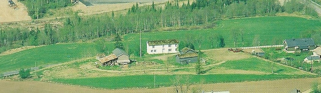 Huset er bygd i 2 omganger, i 1750 og 1814.
