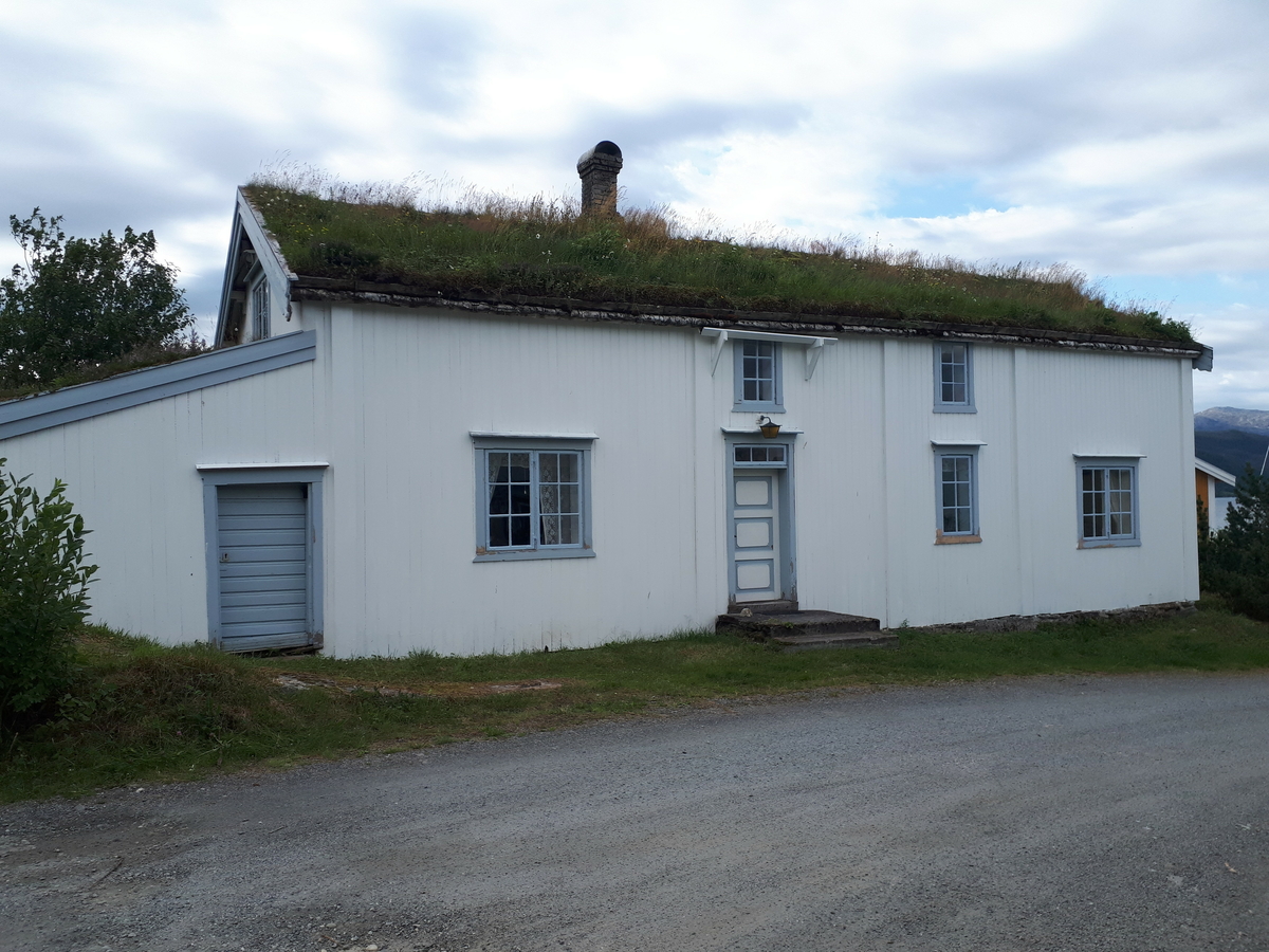 Våningshus (Per smedstua) fra 1847, det nest eldste huset på Hemnesberget