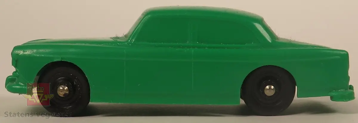 Samling av seks modellbiler. Hovedfargene består av oransje, rød, gul, grønn og blå. Alle bilene er laget av lett bøyelig plast.