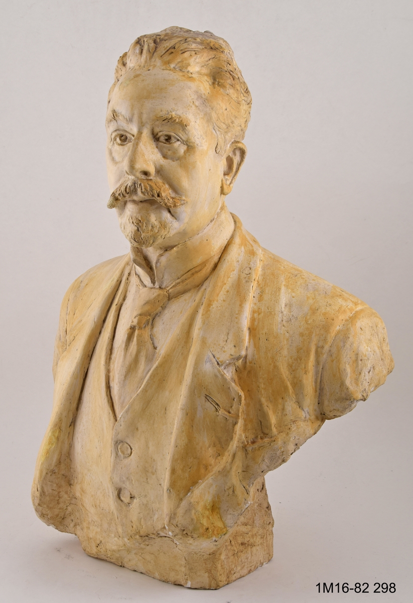 Skulptur, byst, föreställande Gustaf de Frumerie.