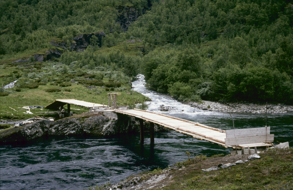 Aurland. Nesbru. Privat initiativ.