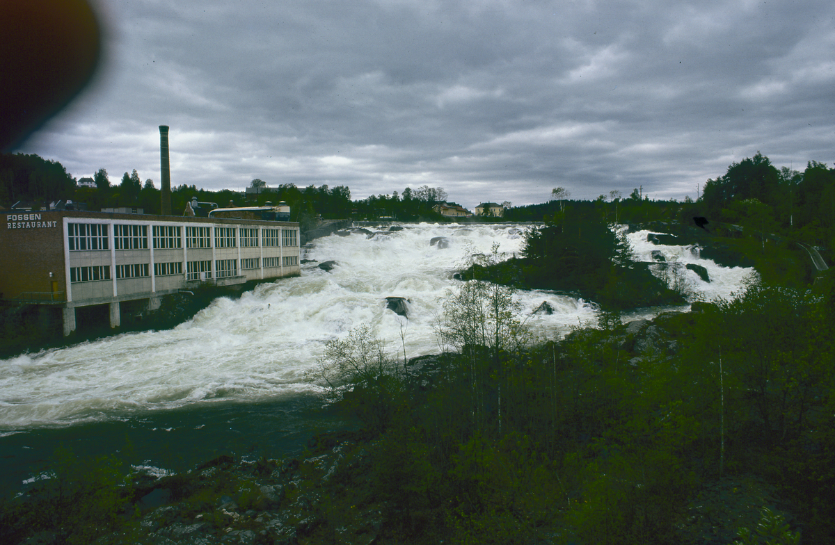 Hønefossen.