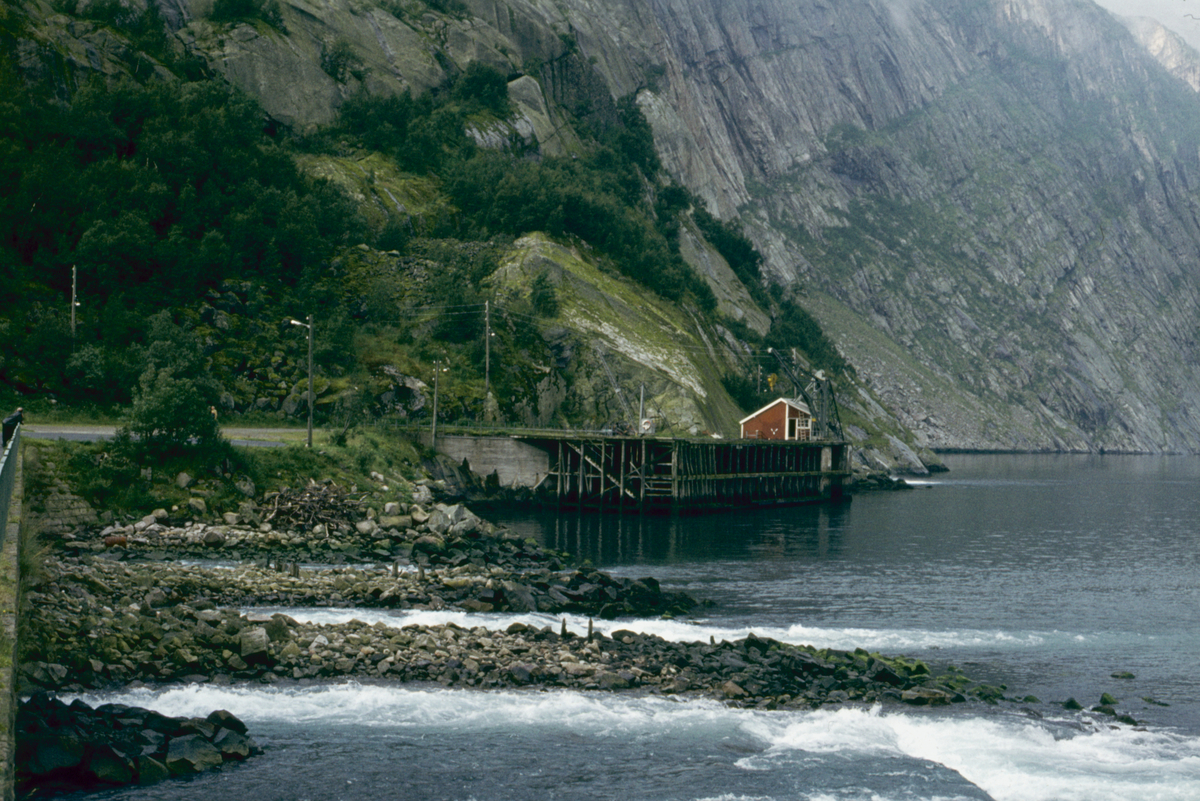 Glomfjord kraftverk. Utløp.