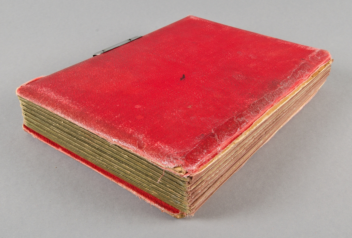 Kabinettsfotografier av män, kvinnor och barn, ateljéporträtt, datering 1800-1900-tal