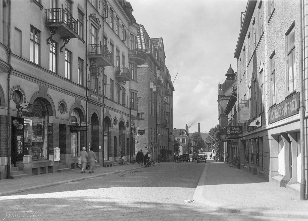 Österlånggatan mot norr med kvarteret Castor t.v. år 1925.