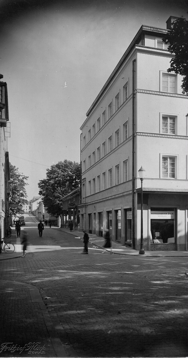 Skolgatan från Österlånggatan mot öster år 1929.