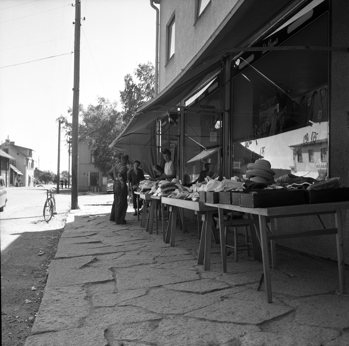 Adolfsons klädaffär. 
10 juli 1959.