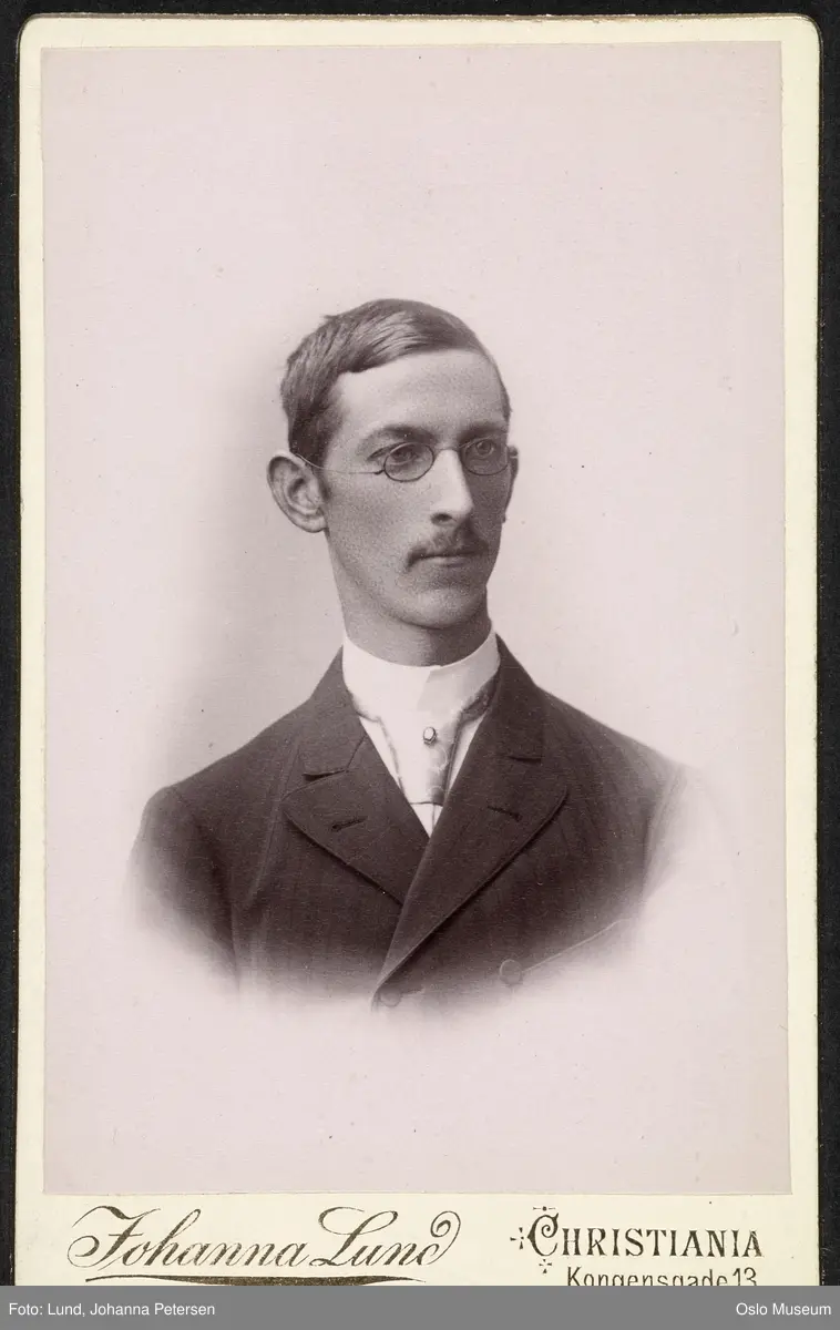 portrett, mann, aktuar, vignettert brystbilde