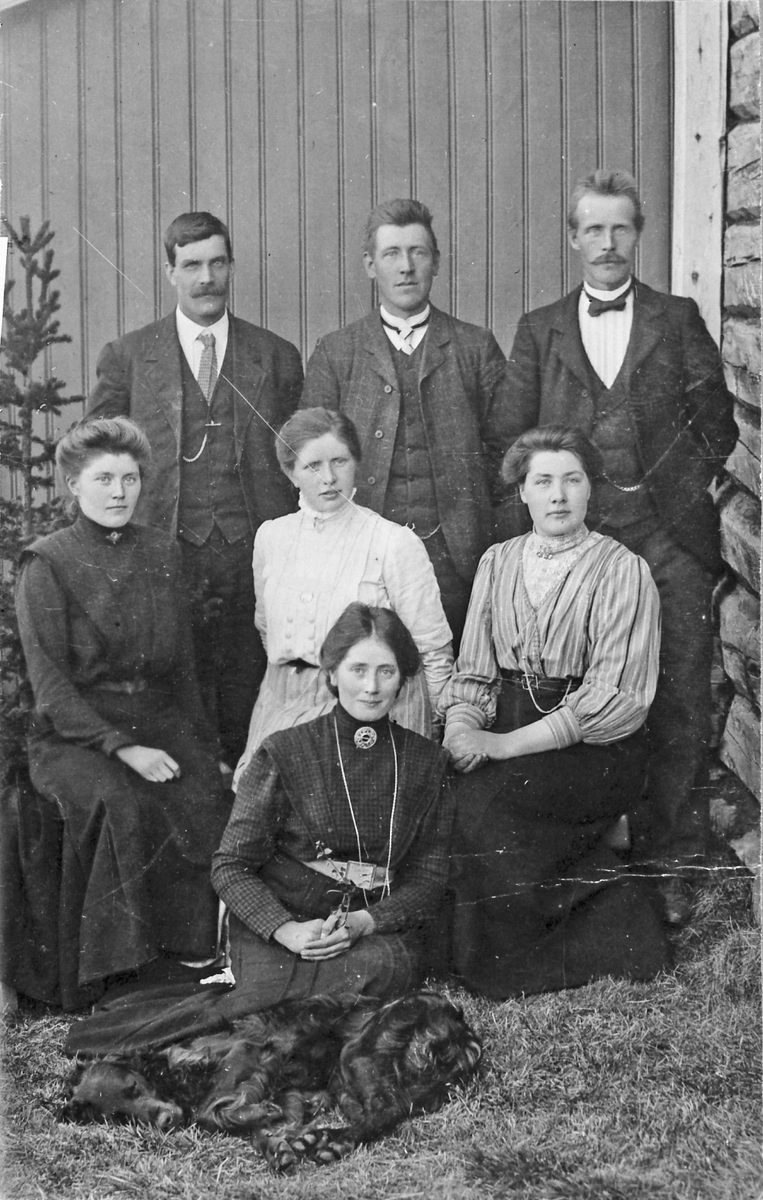 Gruppebilde, menn, kvinner