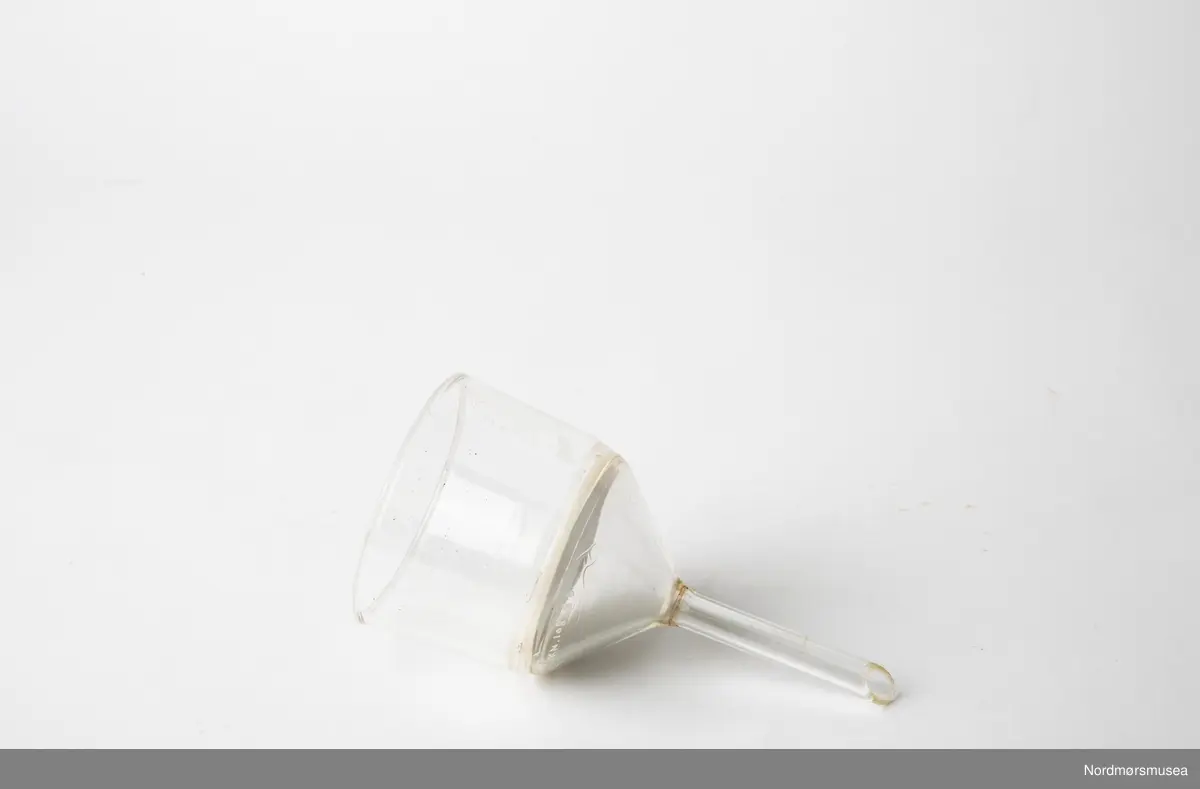 Glassbeholder med keramikkfilter inni