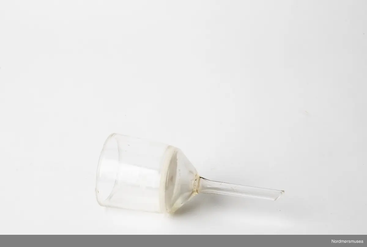 Glassbeholder med keramikkfilter inni