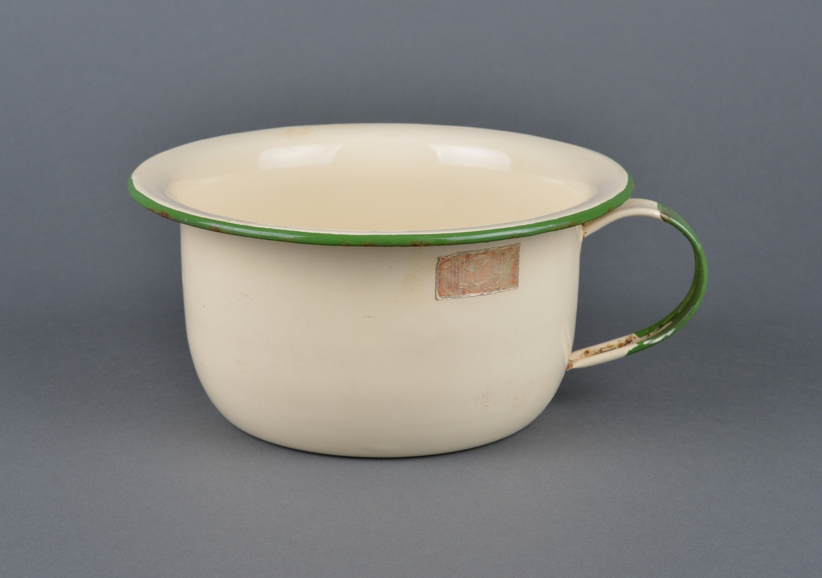 Nattpotte.
Gjerne plassert under sengen.