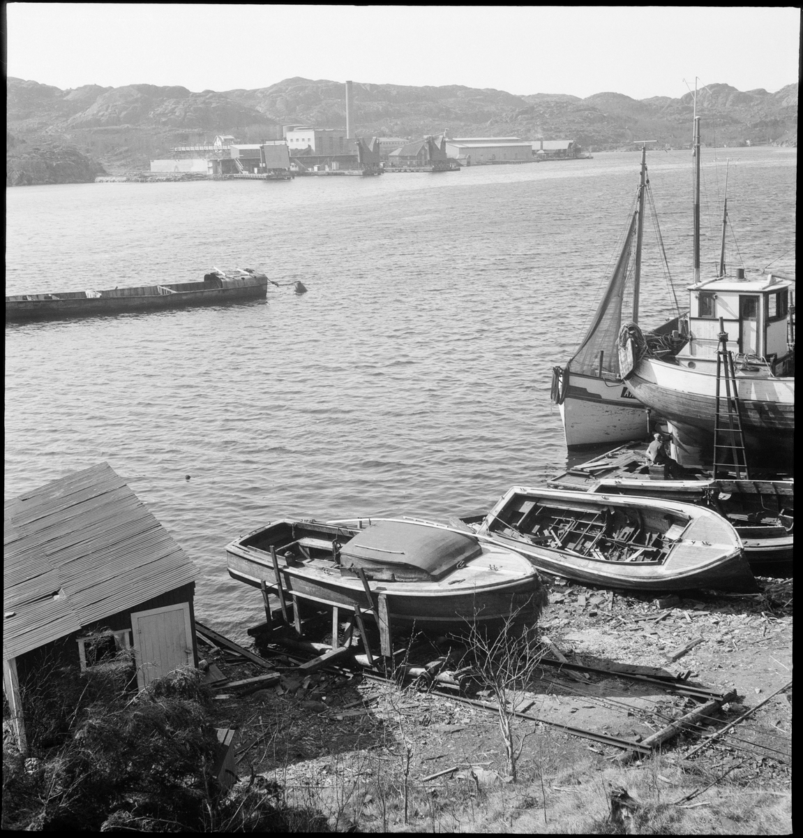 Båter på land ved Welles båtbyggeri i Varbergveien i Egersund.