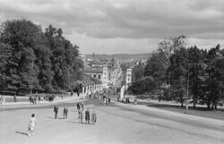 Slottsbakken ved kongens hjemkomst, 1945.