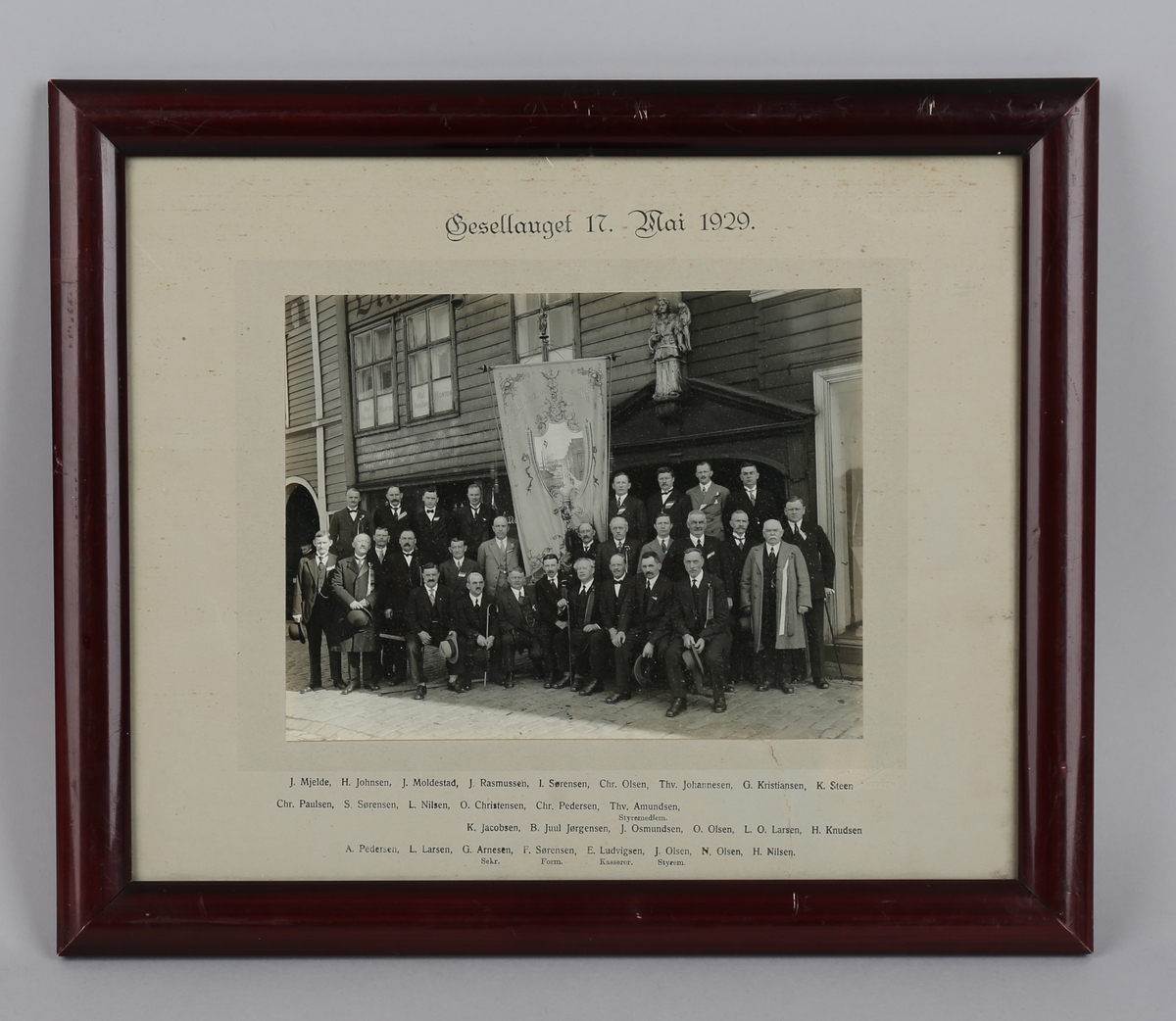 Geselllauget anno 1929. Navn finnes på bildet og på registreringskort.