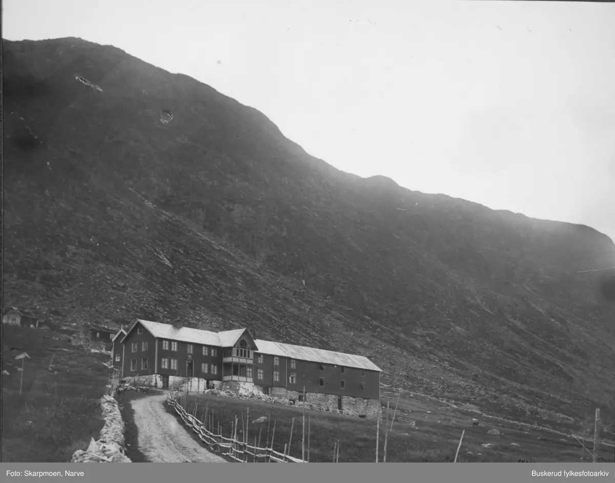 Bjøberg fjellstue i Hemsedal.Bjøberg Høgfjellsgard er en betjent fjellstue i Skarvheimen
