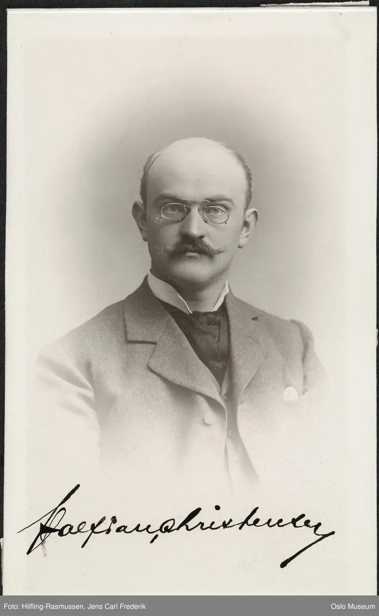 portrett, mann, skuespiller, sceneinstruktør, teatersjef, vignettert brystbilde