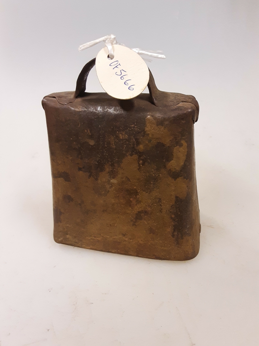 Form: 4-kantet

