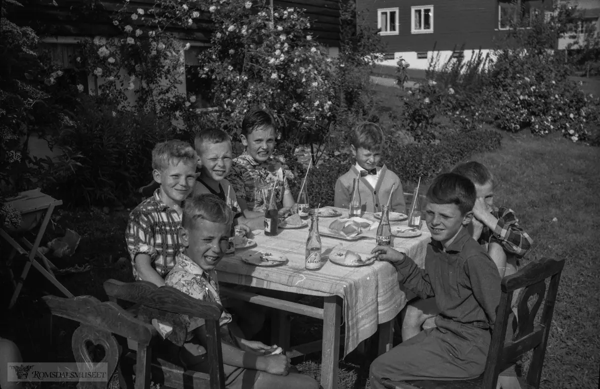 "Juli 1960"."Åsmund 9 år"