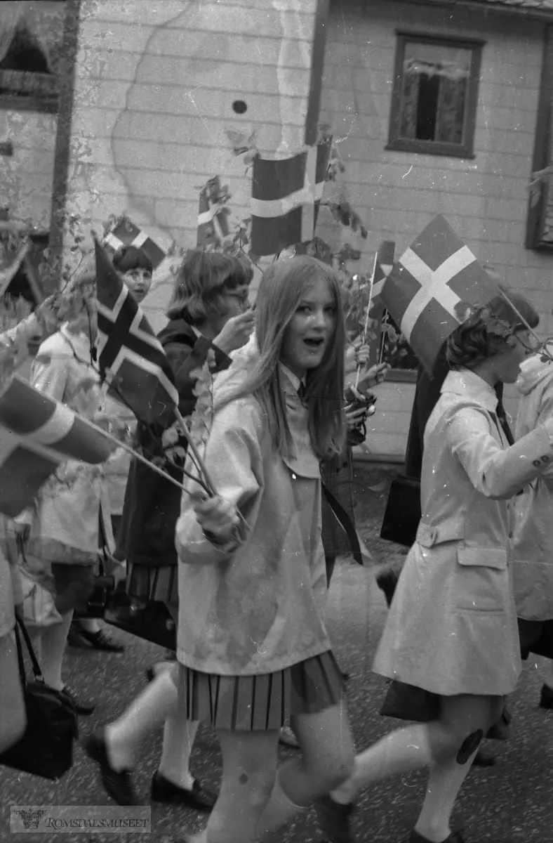 "17.mai 1970".Per Kåre Tveeikrem sin film ?.