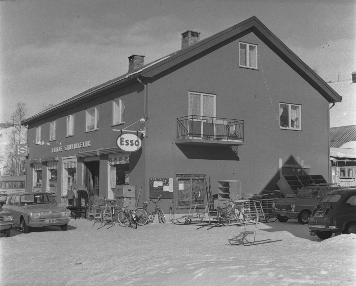 Kvikne, Samvirkelaget, biler, Sparker, Sykler, Essoskilt