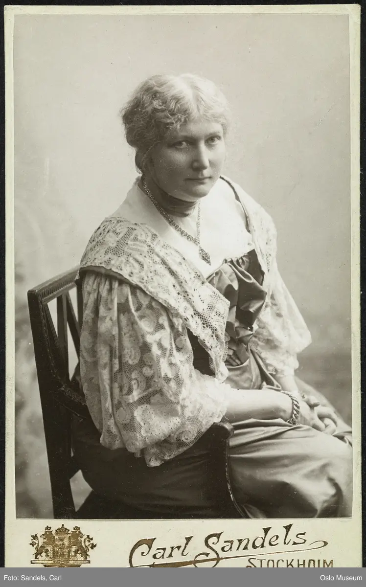 portrett, kvinne, kunstmaler, sittende knefigur